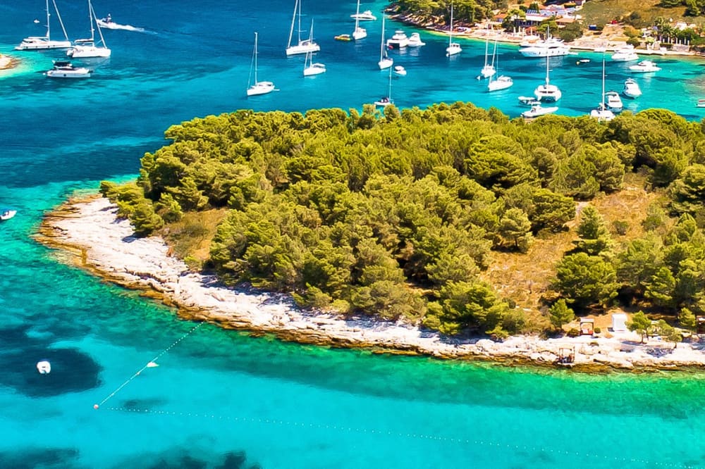 Частная экскурсия на лодке в Голубую пещеру и на 5 островов из Сплита