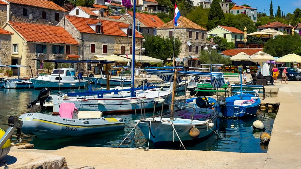 Ολοήμερη εκδρομή με σκάφος στη Γαλάζια Λιμνοθάλασσα και την ιδιωτική εκδρομή με σκάφος στη Σόλτα