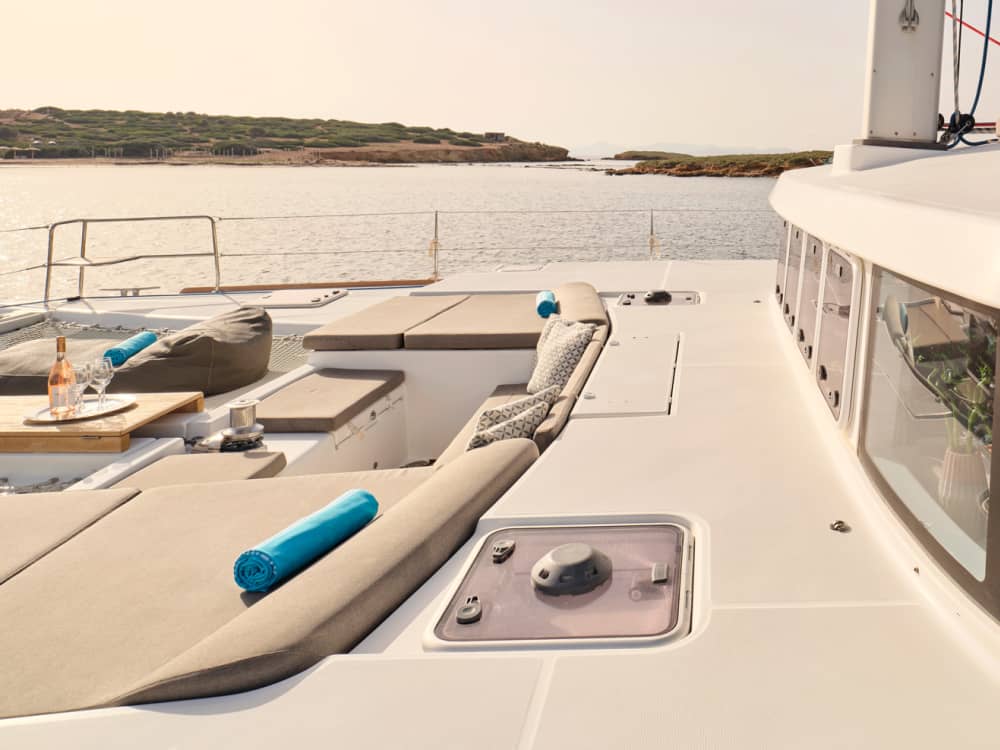 Premium Chill-Out : Private 5-hours Catamaran Cruise with VIP Service