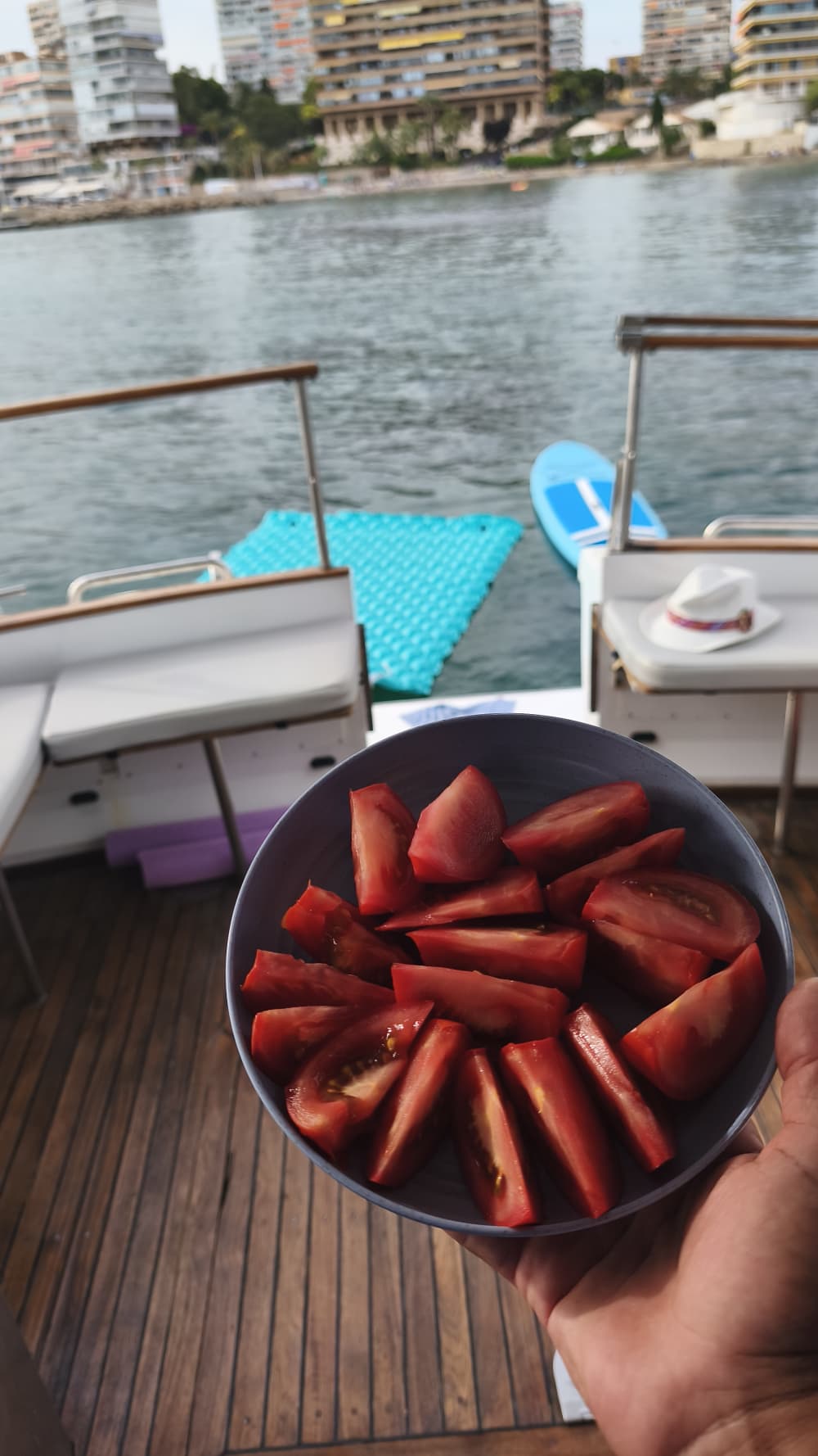 Sorrindo (4h). Passeio pela Baía de Alicante – Relaxamento e natureza