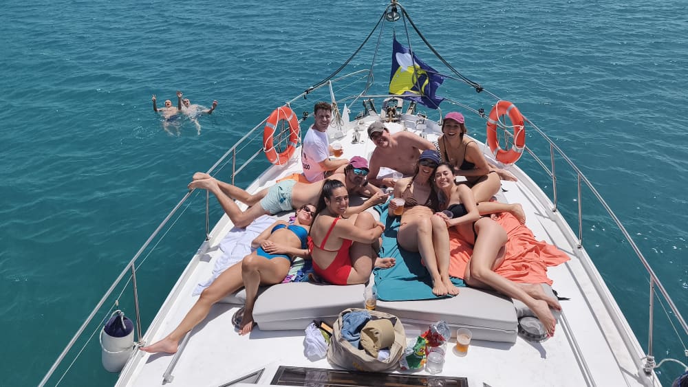 Sorrindo (4h). Passeio pela Baía de Alicante – Relaxamento e natureza