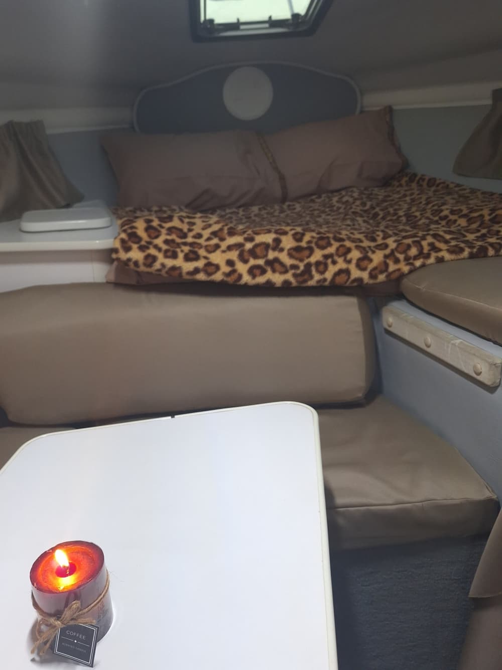 Navegue com os deuses: um dia para descobrir Parga em uma lancha.