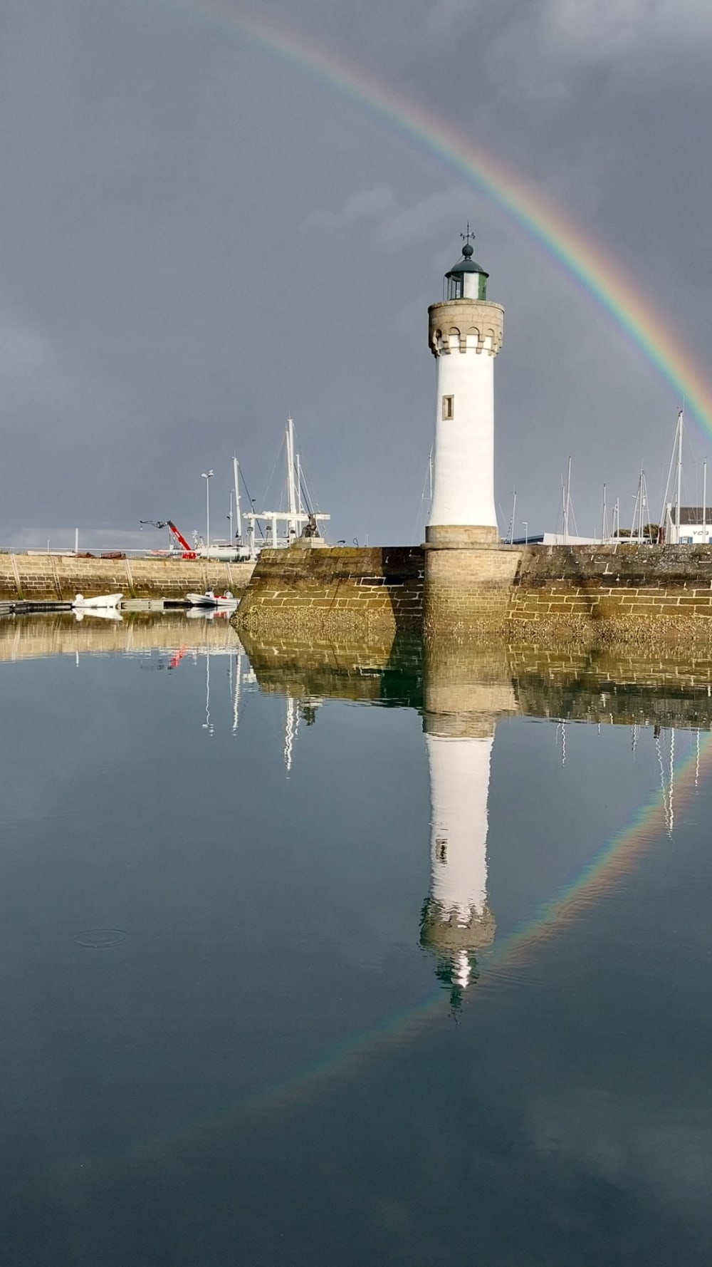 Traccia la rotta verso la gioia: una giornata intera di autentica navigazione a vela ad Arzon su una barca a vela.