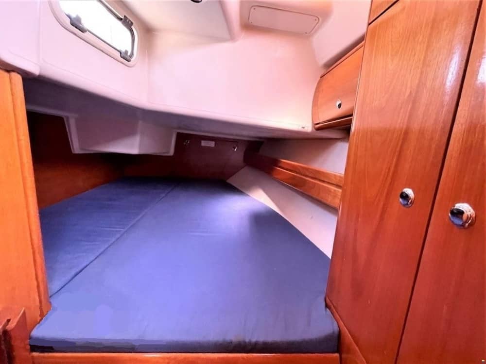 Traccia la rotta verso la gioia: una giornata intera di autentica navigazione a vela ad Arzon su una barca a vela.