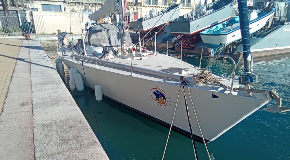 Experiencia de navegación de día completo en Hyères.