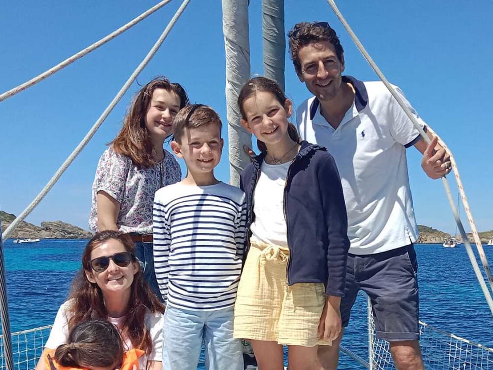 Lo mejor de Hyères está en el agua: Disfrute de un día completo en velero en privado.