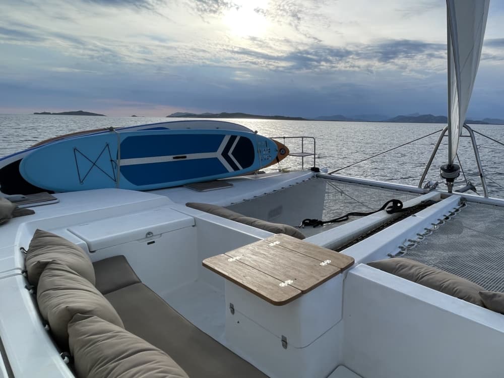 Mer, amour et soleil : une journée riche en émotions à bord d'un catamaran