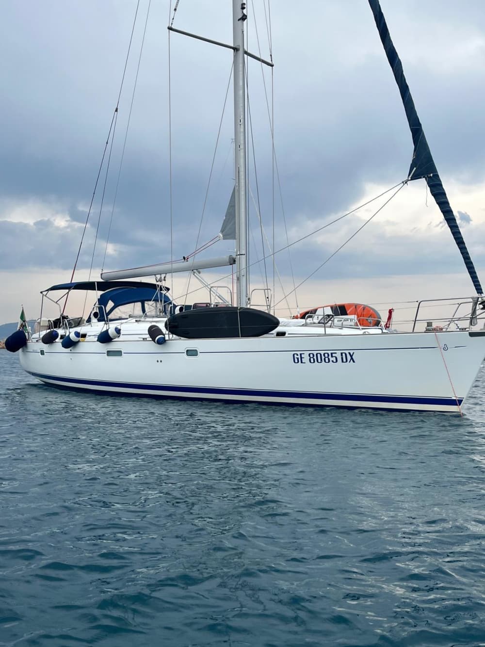 El ritmo de Porto Venere: Momentos inolvidables en un velero.