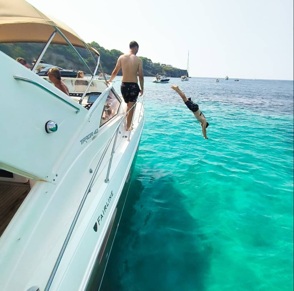 All-day coastal enjoyment – 8 hours of crystal-clear water and luxurious relaxation - PREMIUM ALL-IN