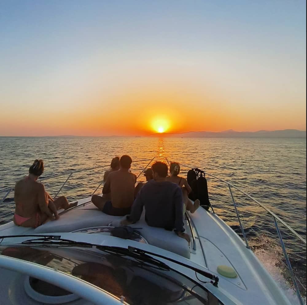 All-day coastal enjoyment – 8 hours of crystal-clear water and luxurious relaxation - PREMIUM ALL-IN