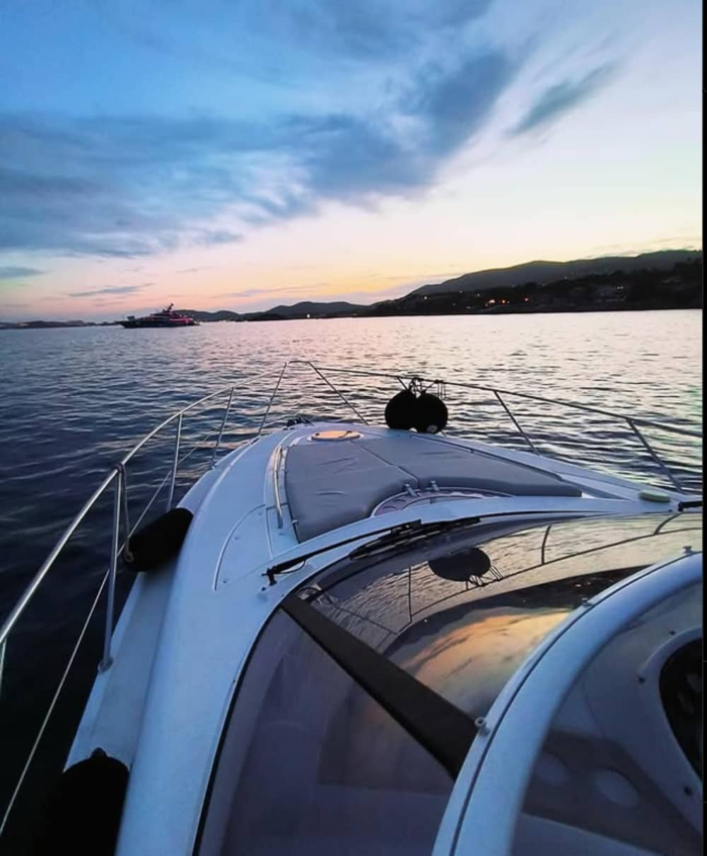 All-day coastal enjoyment – 8 hours of crystal-clear water and luxurious relaxation - PREMIUM ALL-IN