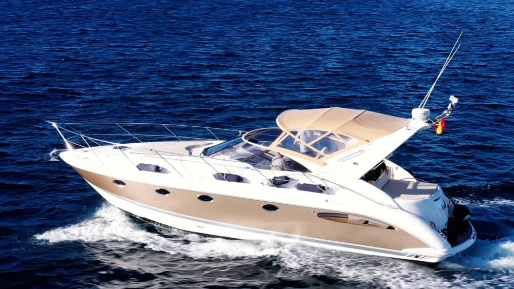 All-day coastal enjoyment – 8 hours of crystal-clear water and luxurious relaxation - PREMIUM ALL-IN