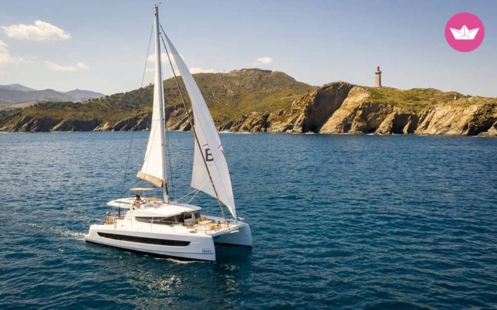 Expérience catamaran à Malte : soleil, mer et détente sur l'île de Comino