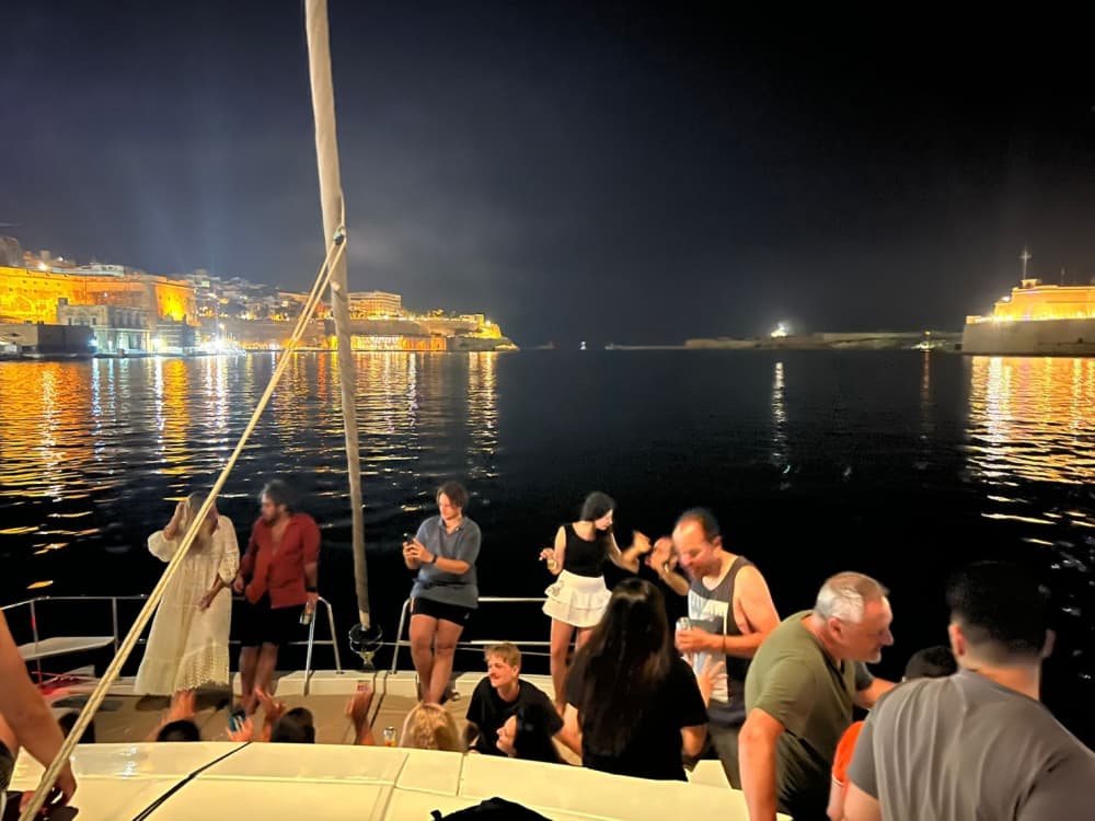 Κυνηγώντας το ηλιοβασίλεμα: Βραδινή κρουαζιέρα στη Μάλτα