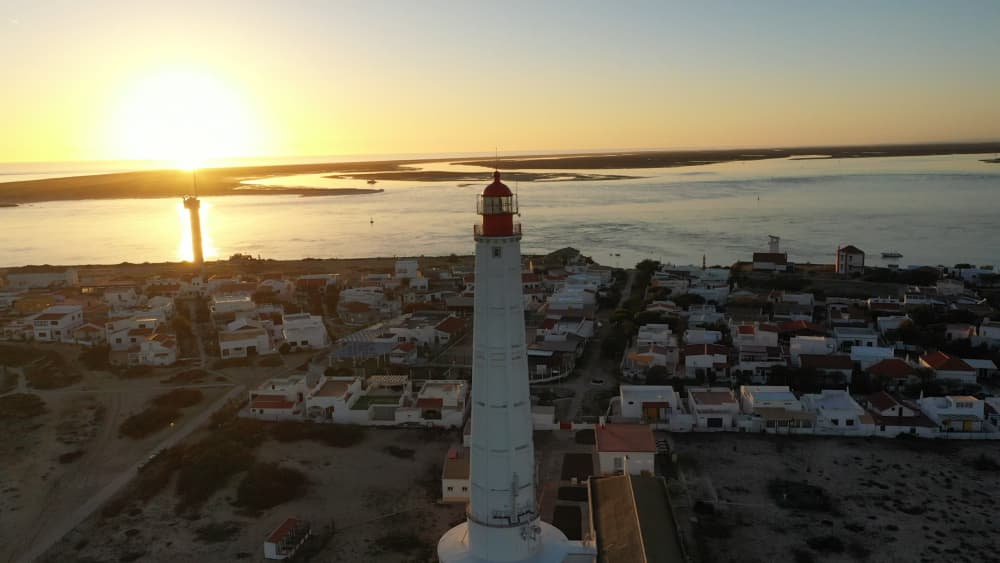 Un día completo de magia en Olhão a bordo de una lancha motora.