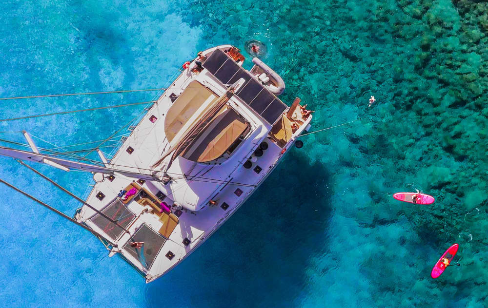 DIA ISLAND LYXKATAMARANKRYSSNING