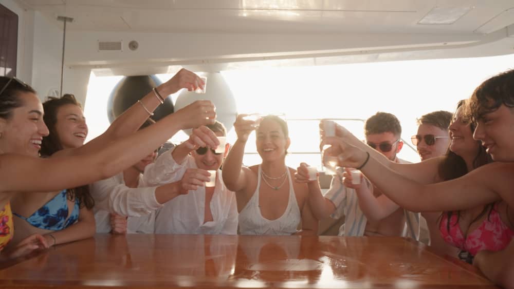 CROCIERA AL TRAMONTO IN CATAMARANO DI LUSSO A DIA ISLAND