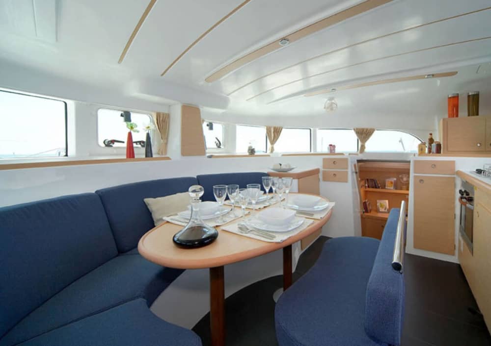 8 timmars segling längs Eloundas kust