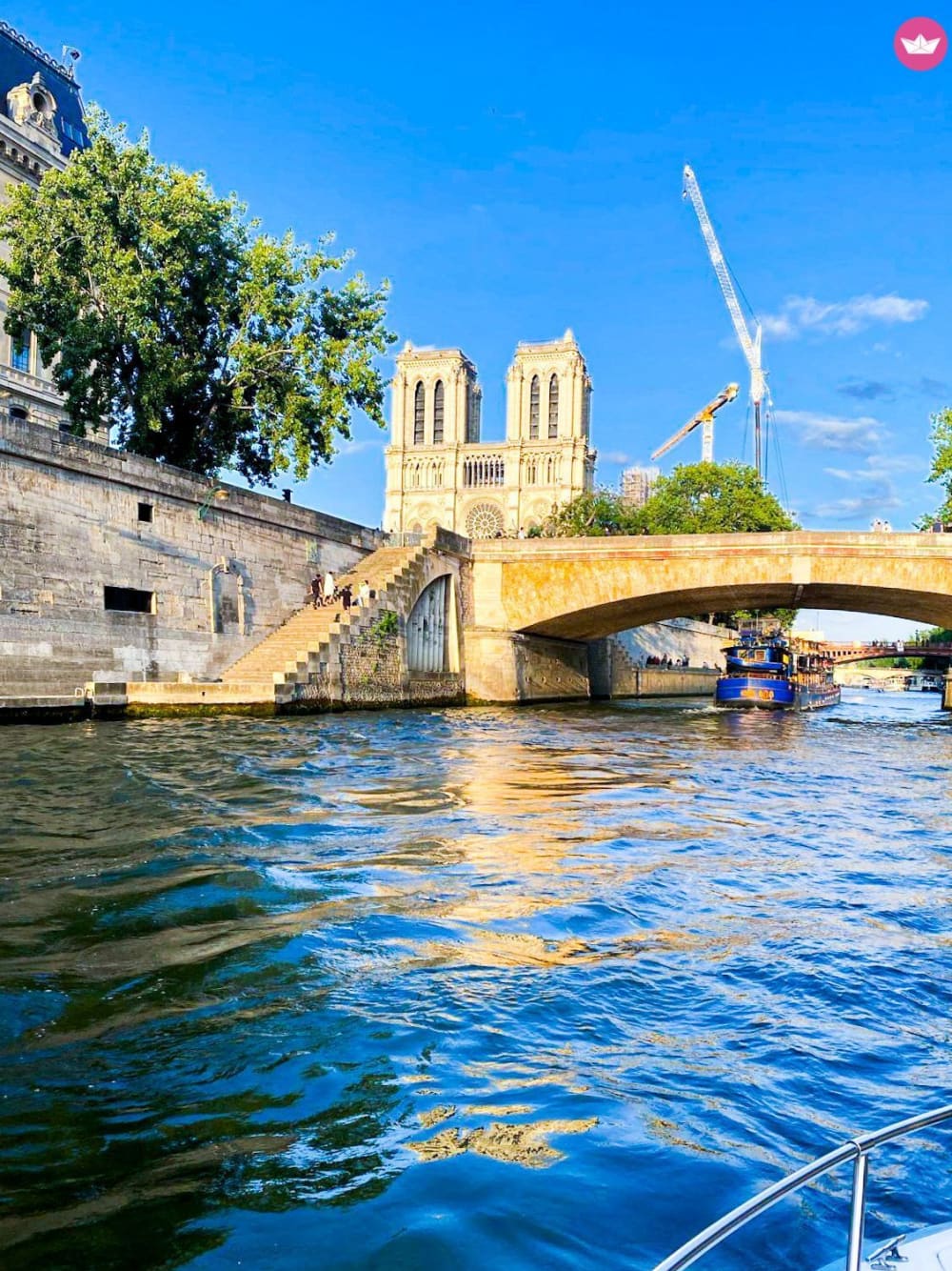 Privat kryssning på Seine: mellan fart, monument och avkoppling