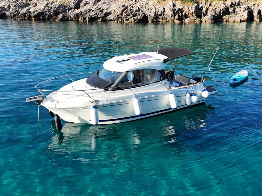 Découvrez Budva comme jamais auparavant à bord d'un bateau à moteur