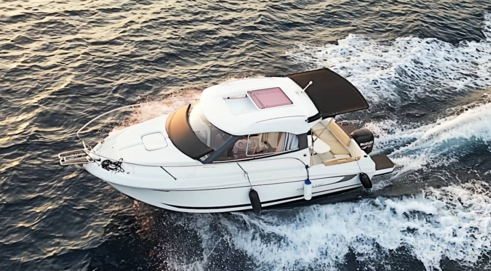 Découvrez Budva comme jamais auparavant à bord d'un bateau à moteur