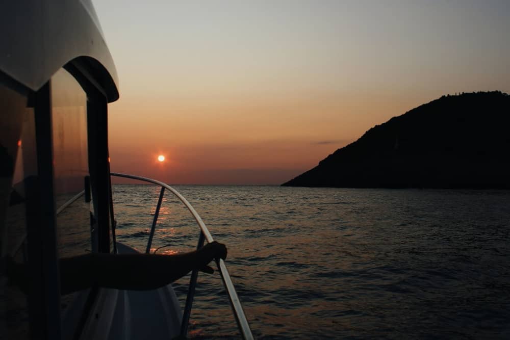 3,5 uur om Budva te verkennen per motorboot.