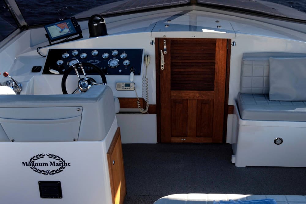 Ontdek Ischia: een volle dag zon op een motorboot