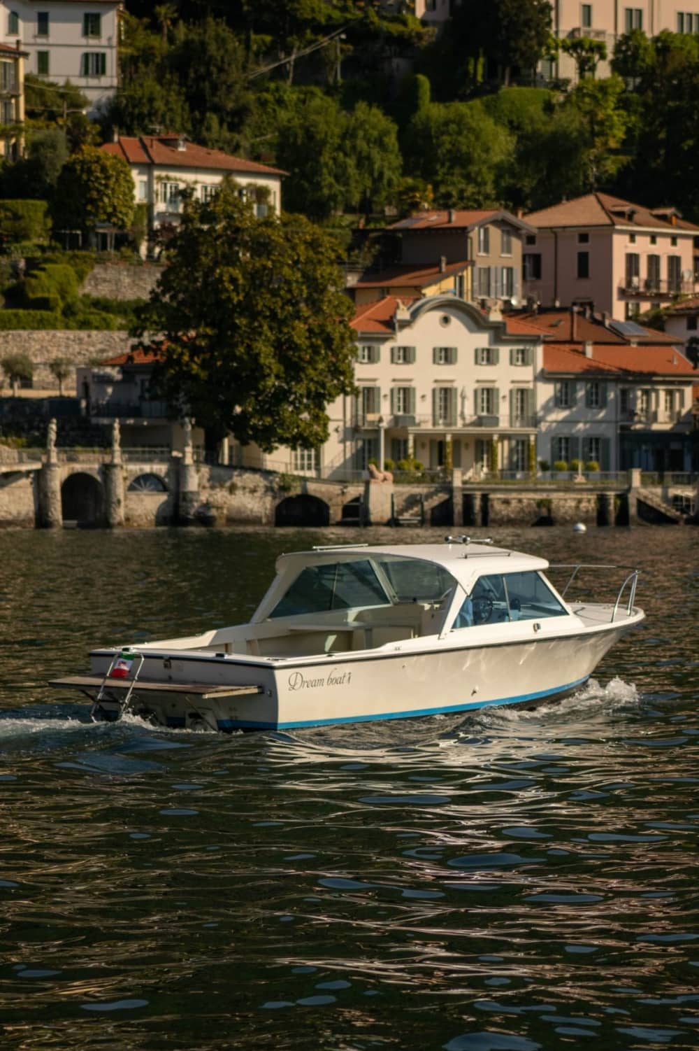 Zwei Stunden Magie: Villen am Comer See an Bord einer Bertram