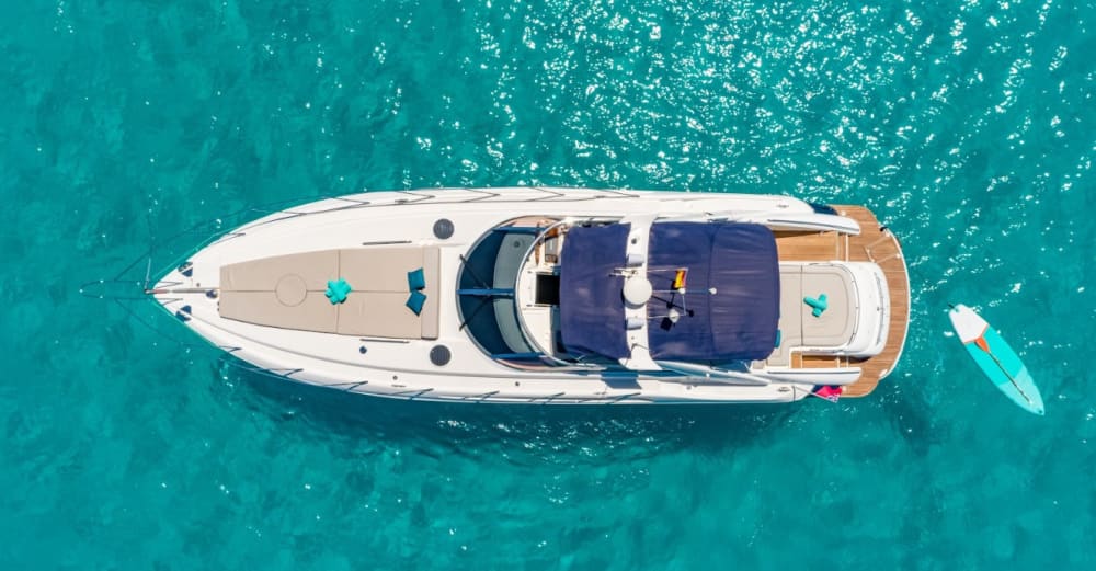 Całodniowe klimaty Cala Jondal – 8 godzin klubów plażowych, słońca i morza