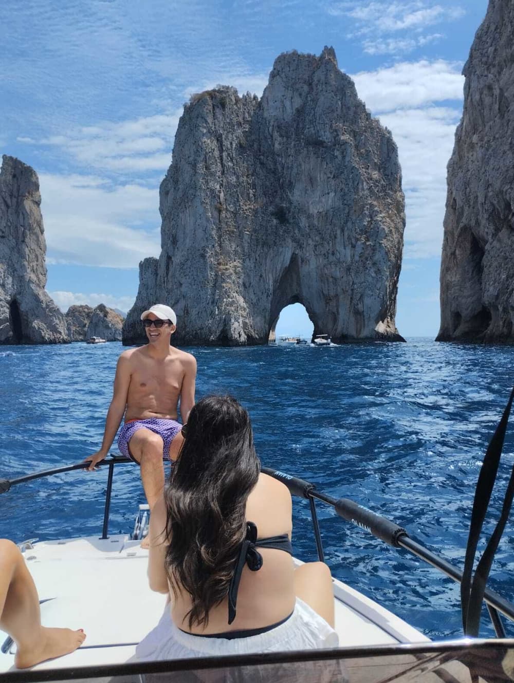 Scopri Sorrento a bordo di un motoscafo per 8 ore.