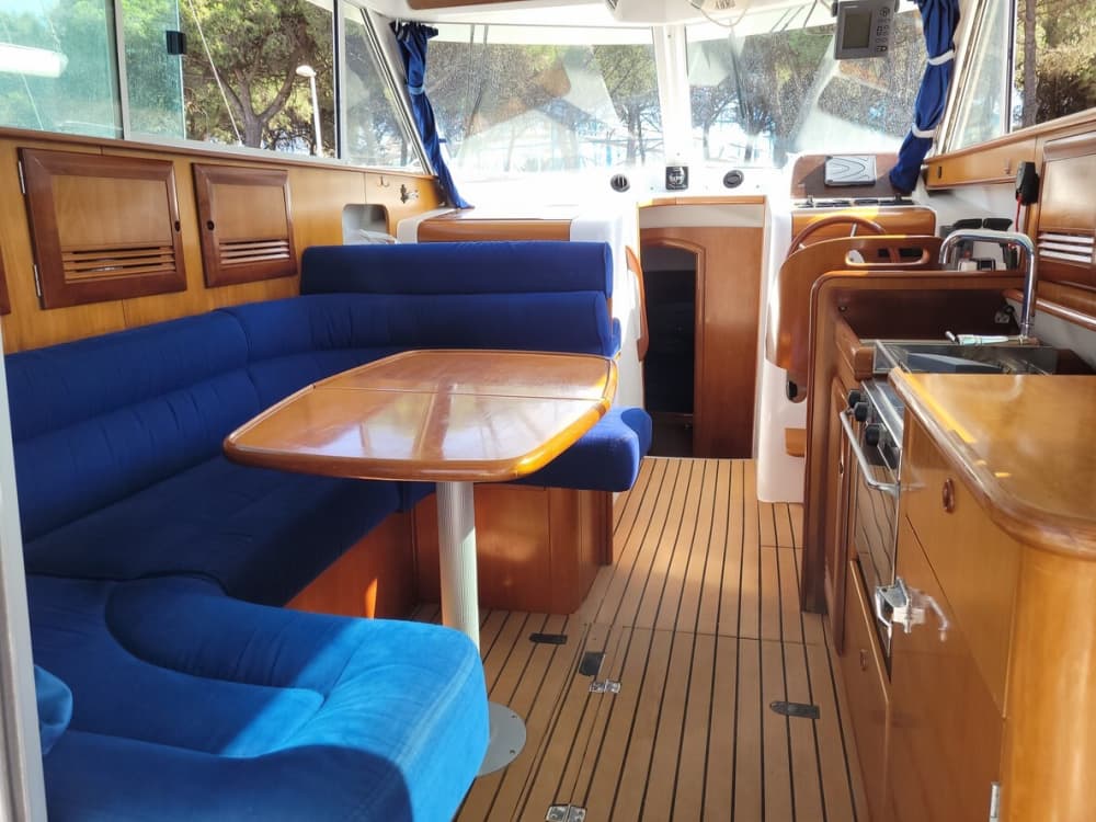 Une journée autour de Fréjus : 8 heures de découverte en bateau à moteur