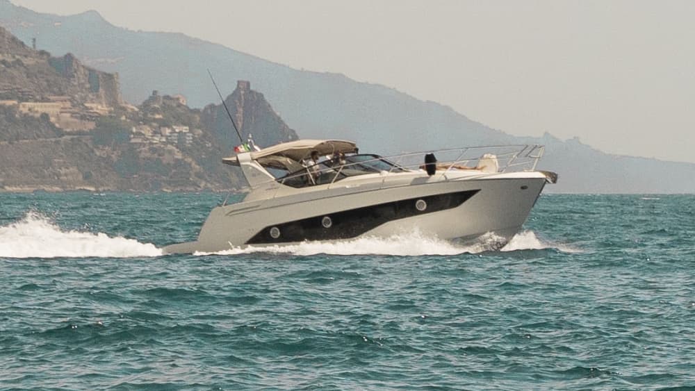 Experiência Polifemo: aventura costeira de 8 horas saindo de Giardini Naxos