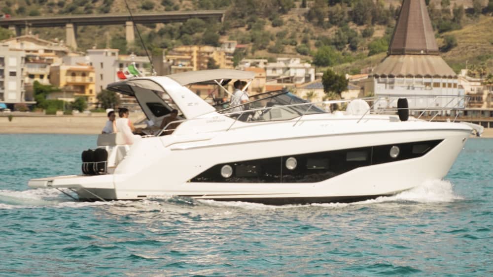 Experiência Polifemo: aventura costeira de 8 horas saindo de Giardini Naxos