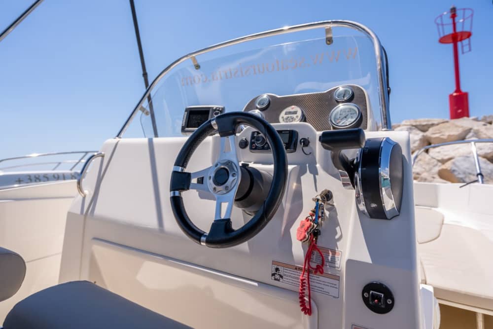 Your private motorboat for a day around Fažana