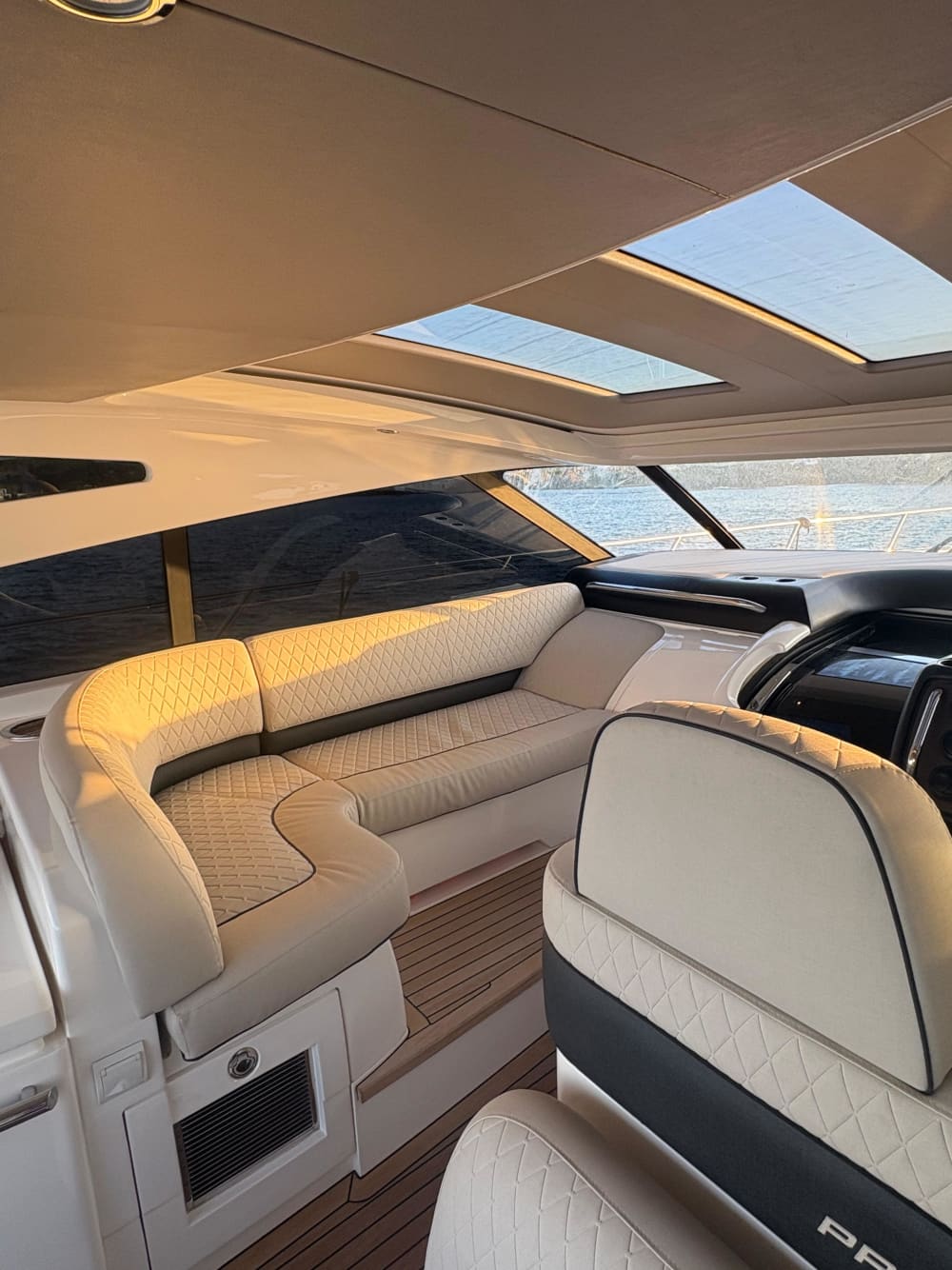 Halvdagars kustflykt från Mahón – dolda vikar och turkost vatten