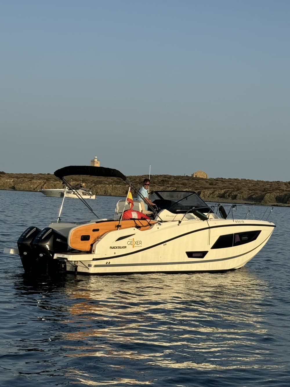 ALL INCLUSIVE: Discover Tabarca Island with our 8-hour boat trip from Alicante, skipper and fuel included.