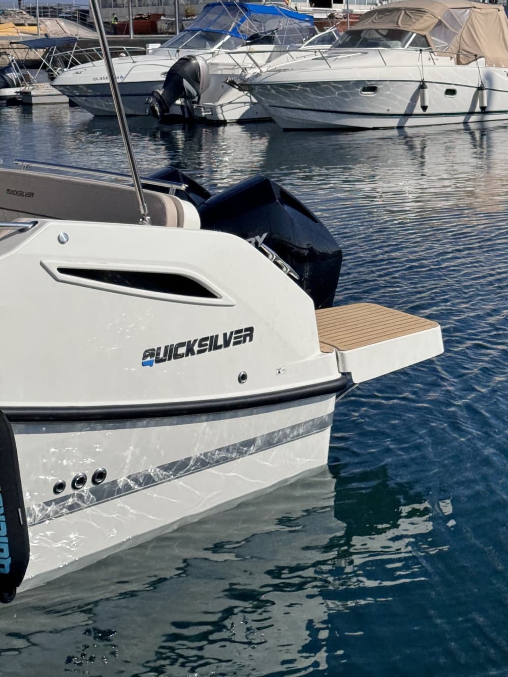 TODO INCLUIDO: Descubre la Isla de Tabarca con nuestra experiencia de 8 horas en barco desde Alicante con patron y gasolina incluida.