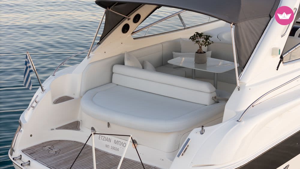 Εξερεύνηση Αντιπάρου & Μπλε Λιμνοθάλασσας: Η Ολοήμερη Εμπειρία σας στο Yachting