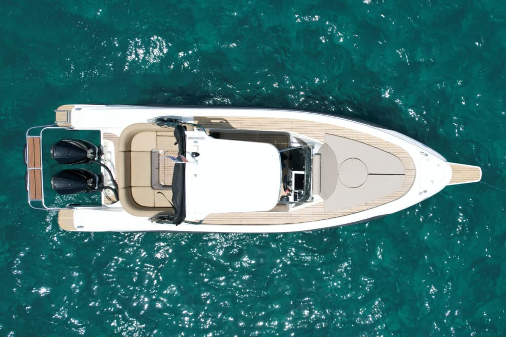 Enjoy 7h on a motorboat in Chania