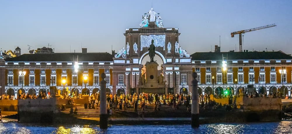 Expérience en catamaran d'une journée – Cascais et aventure de natation