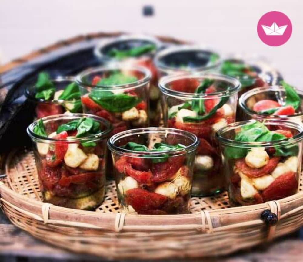 Tour in catamarano di lusso lungo la costa di Barcellona – 8 ore