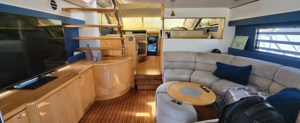 Relájate en Calvi: 9 horas de sol en un yate a motor.