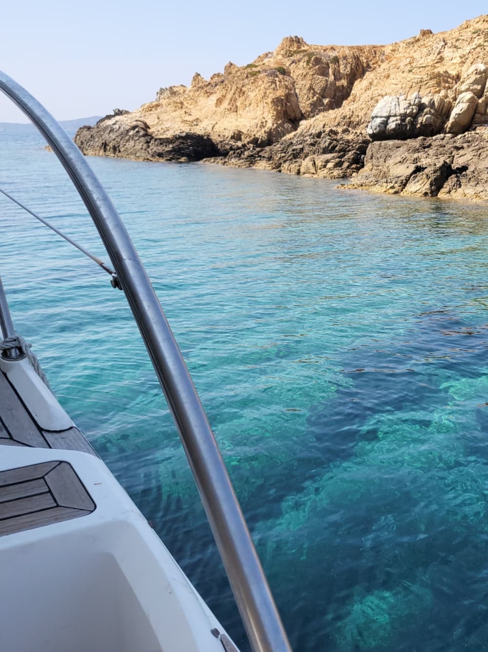 Relájate en Calvi: 9 horas de sol en un yate a motor.