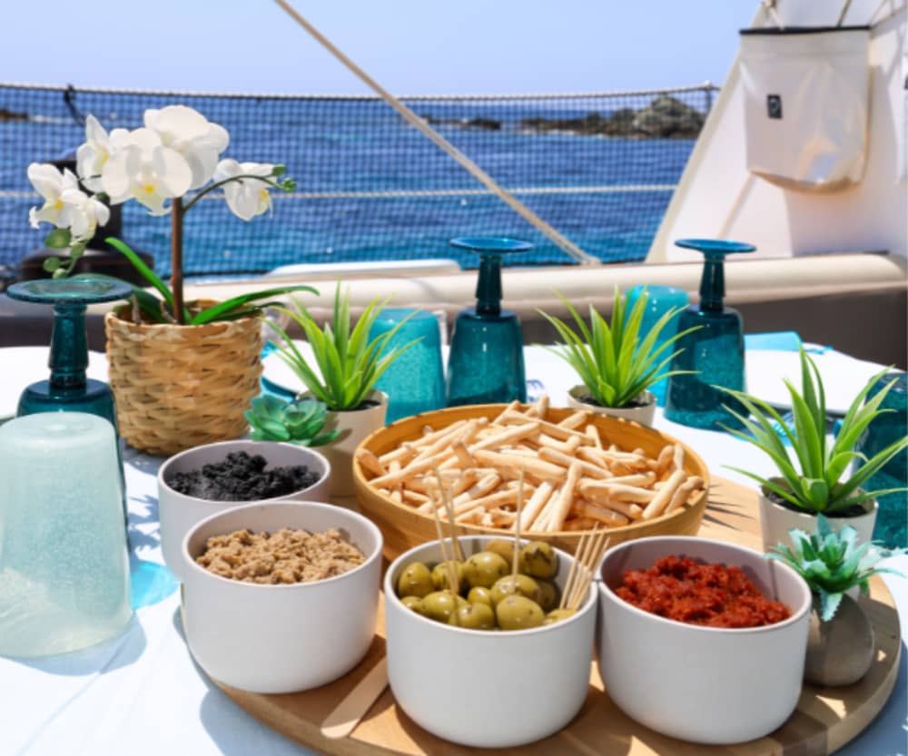Escape & Snorkeling: The Sustainable Catamaran Adventure