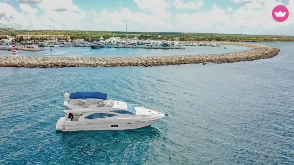 Luxury and Adventure: Full Day Private Cruise