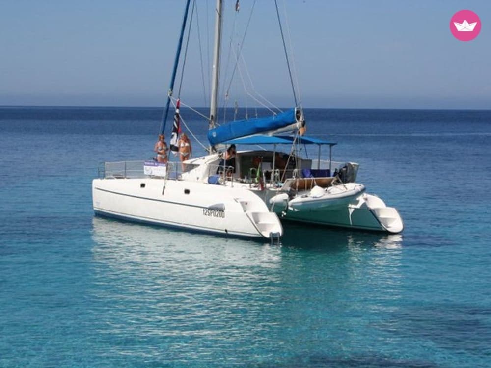 Full Day Catamaran from Cannigione: Nature, Sea and Wonder