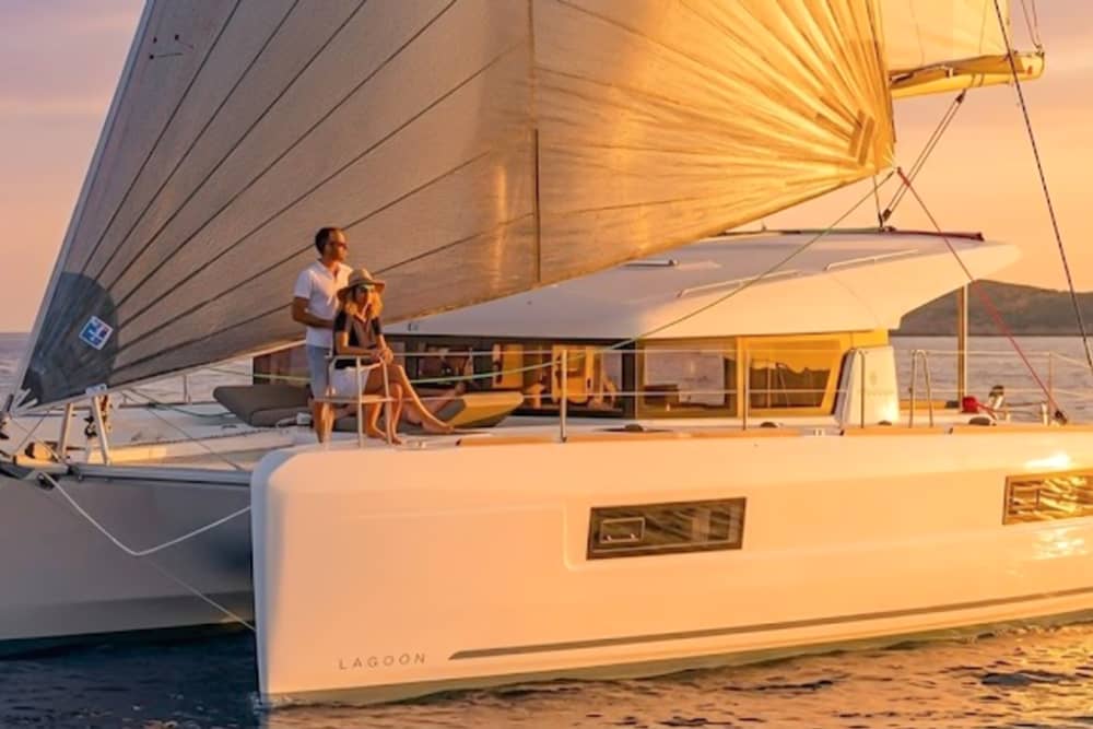 A sunset experience on a luxury catamaran in Palau: a magical and relaxing experience between Spargi and the Strait of Bonifacio.