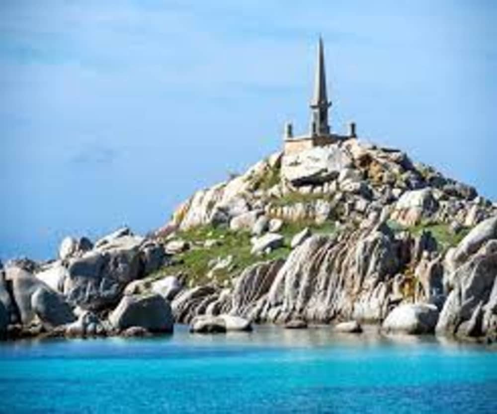 Full Day da Santa Teresa Gallura: Esplorazione tra Sardegna e Corsica, Isola Piana e Lavezzi