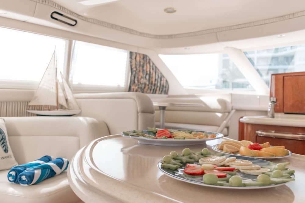 Un viaggio su misura a Cancún: una giornata magica a bordo di uno yacht a motore.