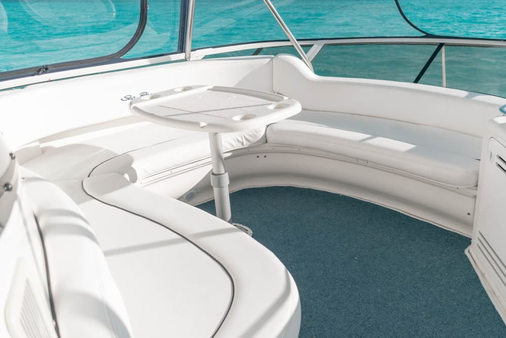 Un viaggio su misura a Cancún: una giornata magica a bordo di uno yacht a motore.